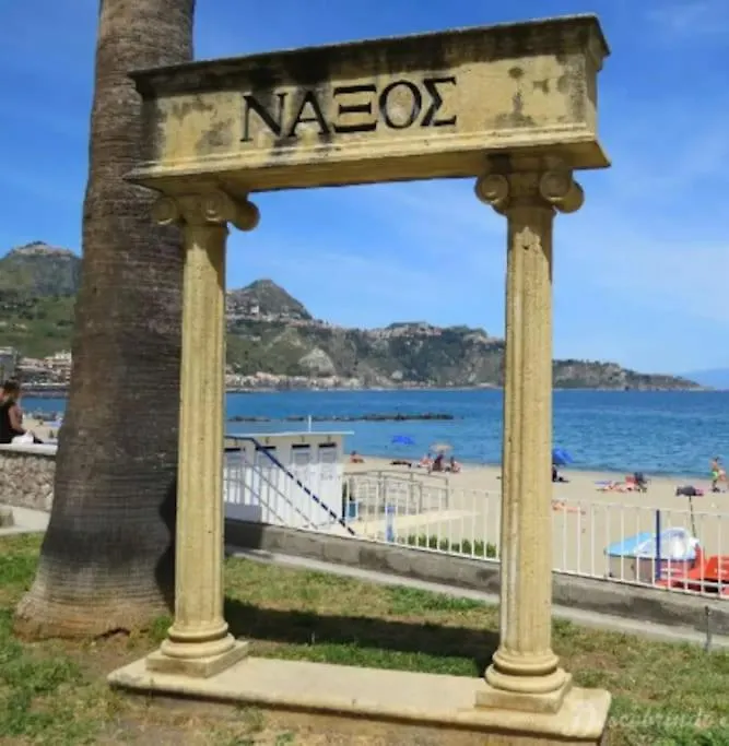 Casa Vacanza Giardini Naxos Taormina Miranaxos Italy
