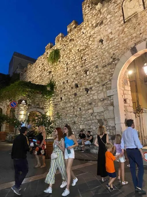 Casa Vacanza Giardini Naxos Taormina Miranaxos 0*,
