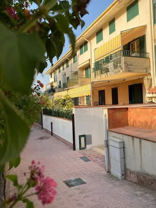 Casa Vacanza Giardini Naxos Taormina Miranaxos Hébergement de vacances