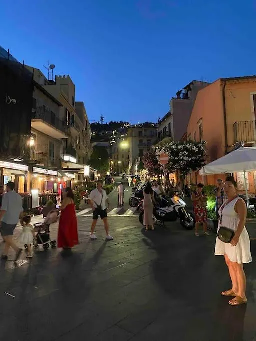 Casa Vacanza Giardini Naxos Taormina Miranaxos